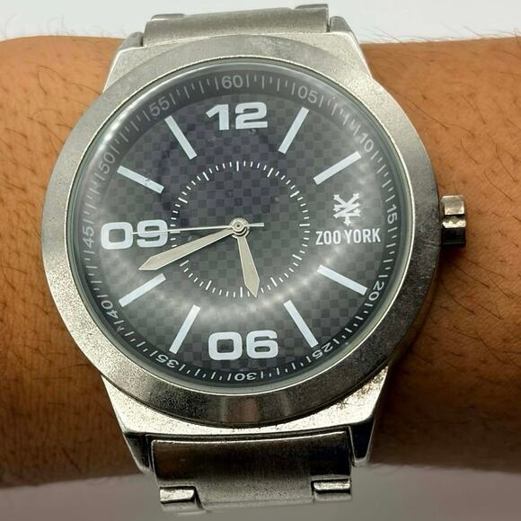 Silver & Black Zoo York Men’s Watch - Picture 2 of 4
